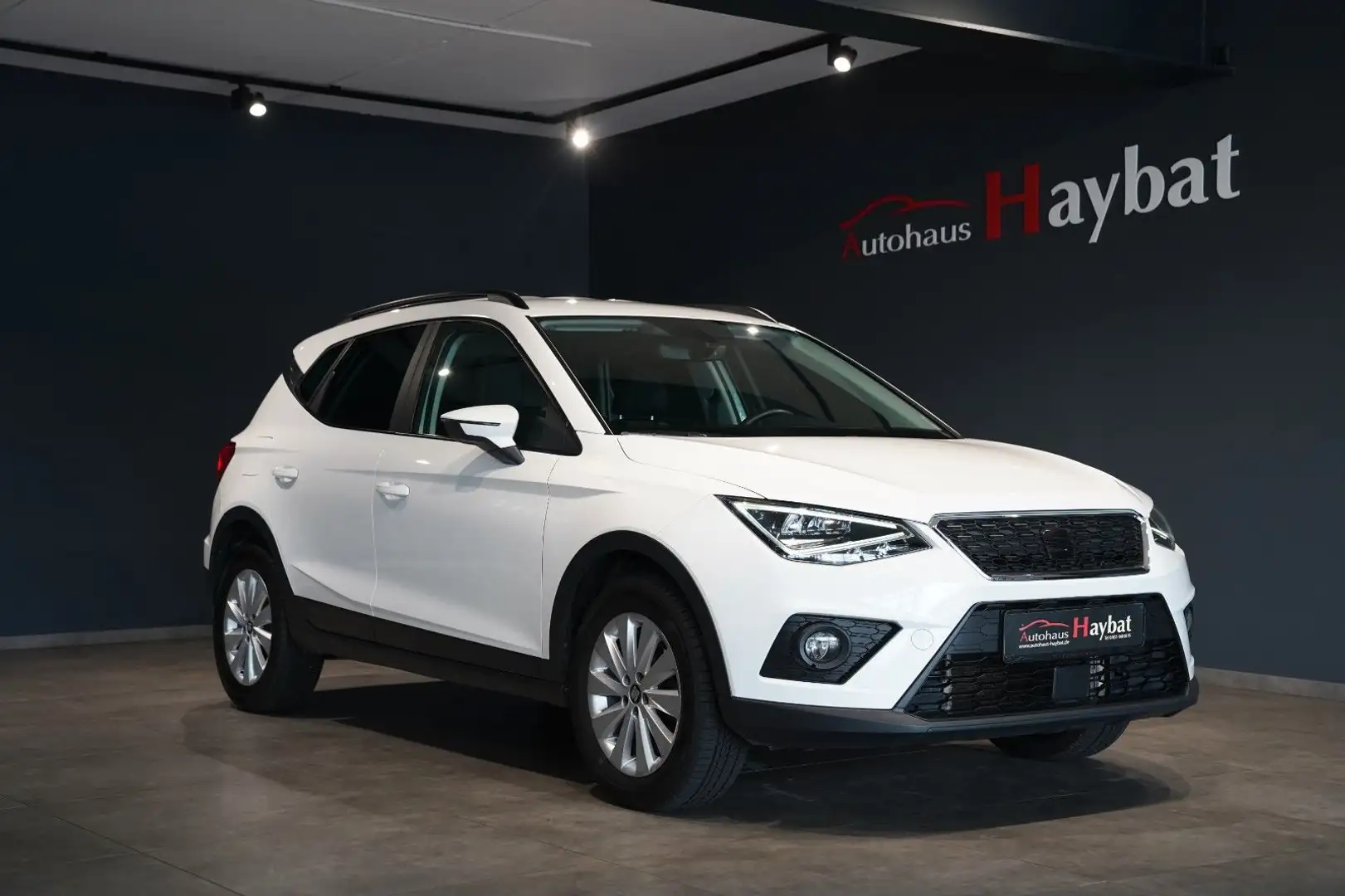 SEAT Arona Style 1.6 TDI DSG NAVI LED Leder FULL LINK Weiß - 1
