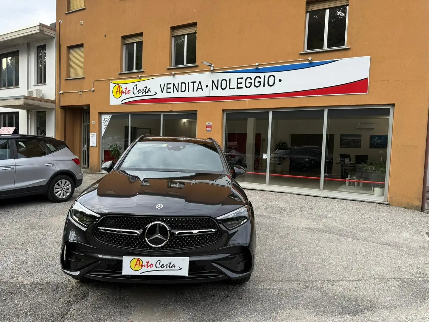 Mercedes-Benz GLC 300 GLC 300d AMG Line Premium Plus 4matic auto Grijs - 1