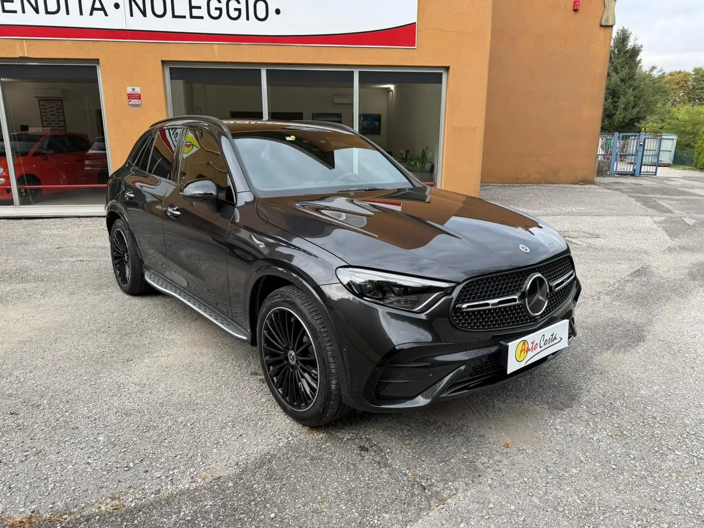 Mercedes-Benz GLC 300 GLC 300d AMG Line Premium Plus 4matic auto Grijs - 2