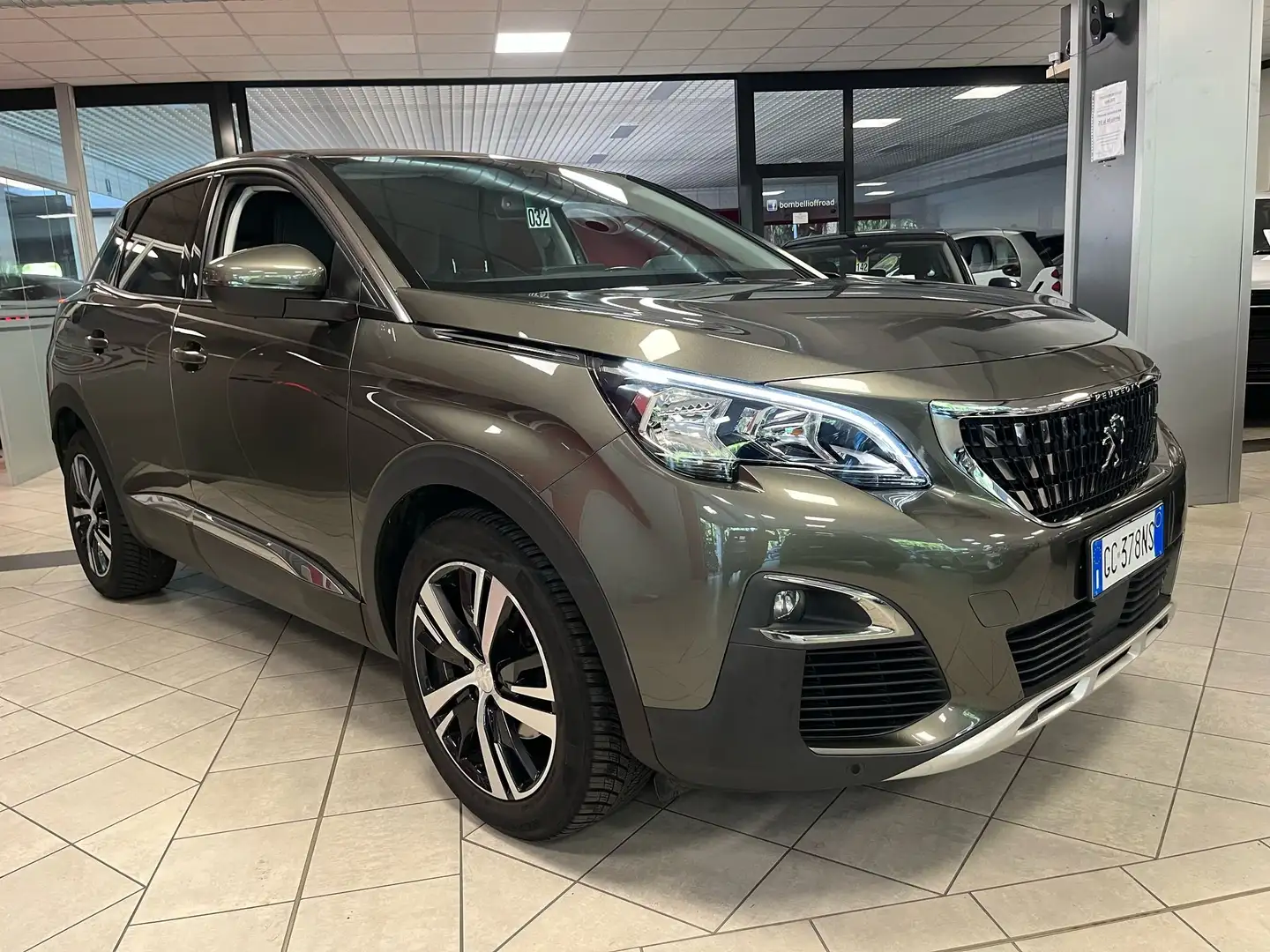 Peugeot 3008 1.2 130cv Allure -Pari al nuovo- 14990€ offerta Grigio - 2
