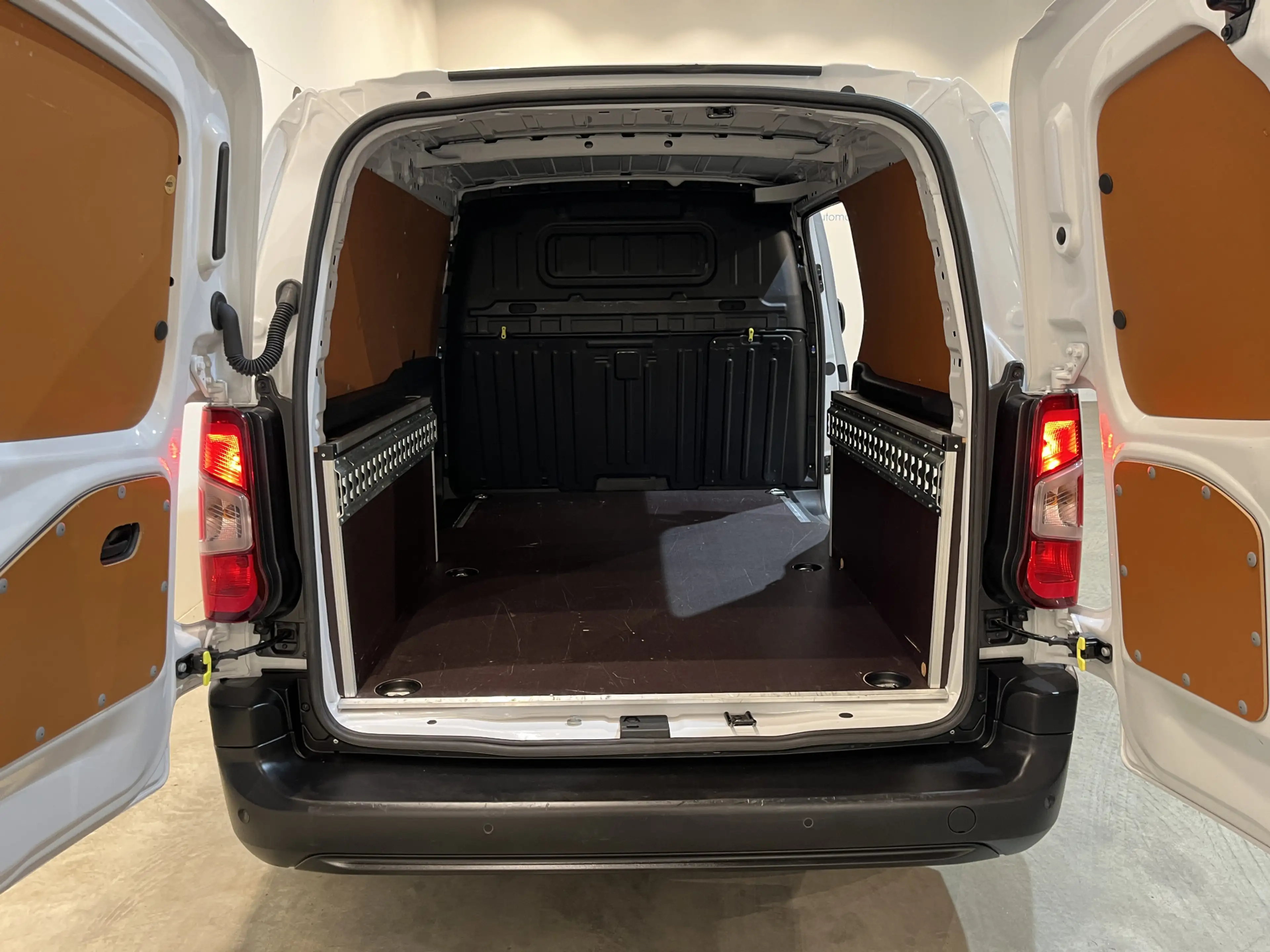 Peugeot Partner e-Partner Premium Long 50 kWh / 100% elektrisch !! — photo 5