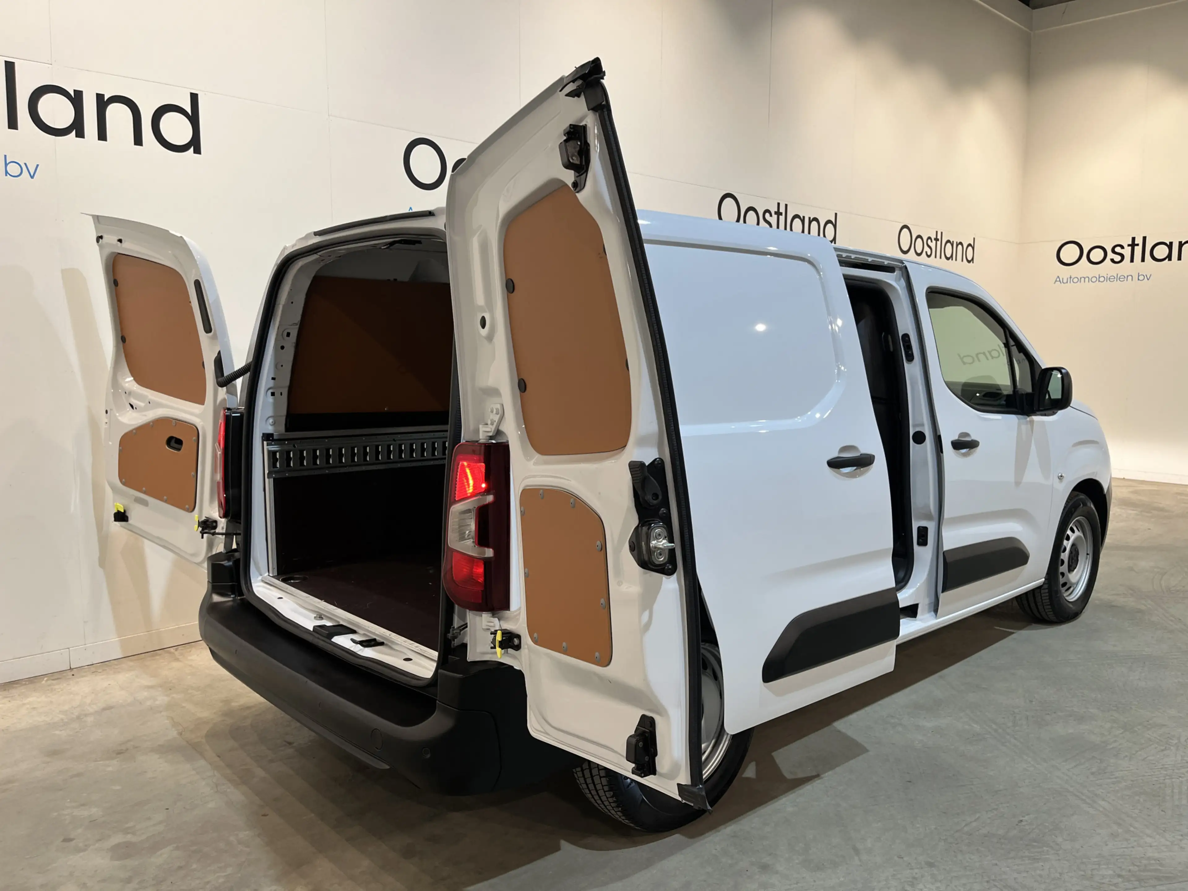 Peugeot Partner e-Partner Premium Long 50 kWh / 100% elektrisch !! — photo 2