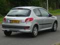Peugeot 206 + 1.4 XS BJ2009 NAP/AIRCO/ELEKRAM/APK 06-2026 Grijs - thumbnail 3