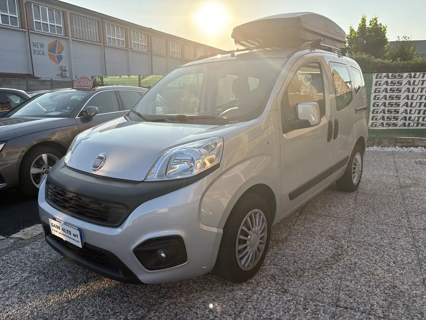 Fiat Qubo 1.3 mjt 16v Lounge 80cv my19 Silber - 1