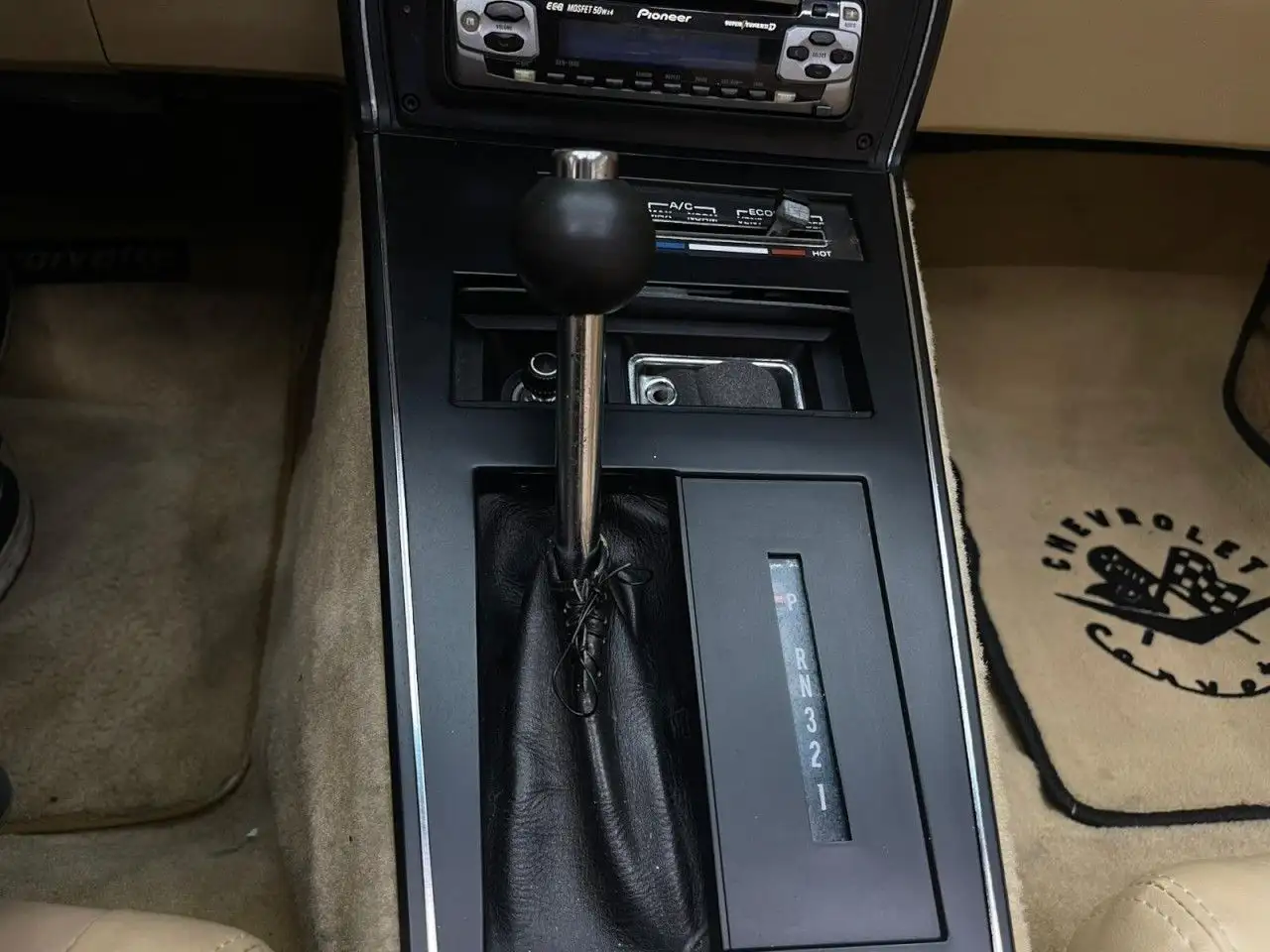 Corvette C3 Targa Automat Teilrestauriert *Kundenauftrag*, foto 12