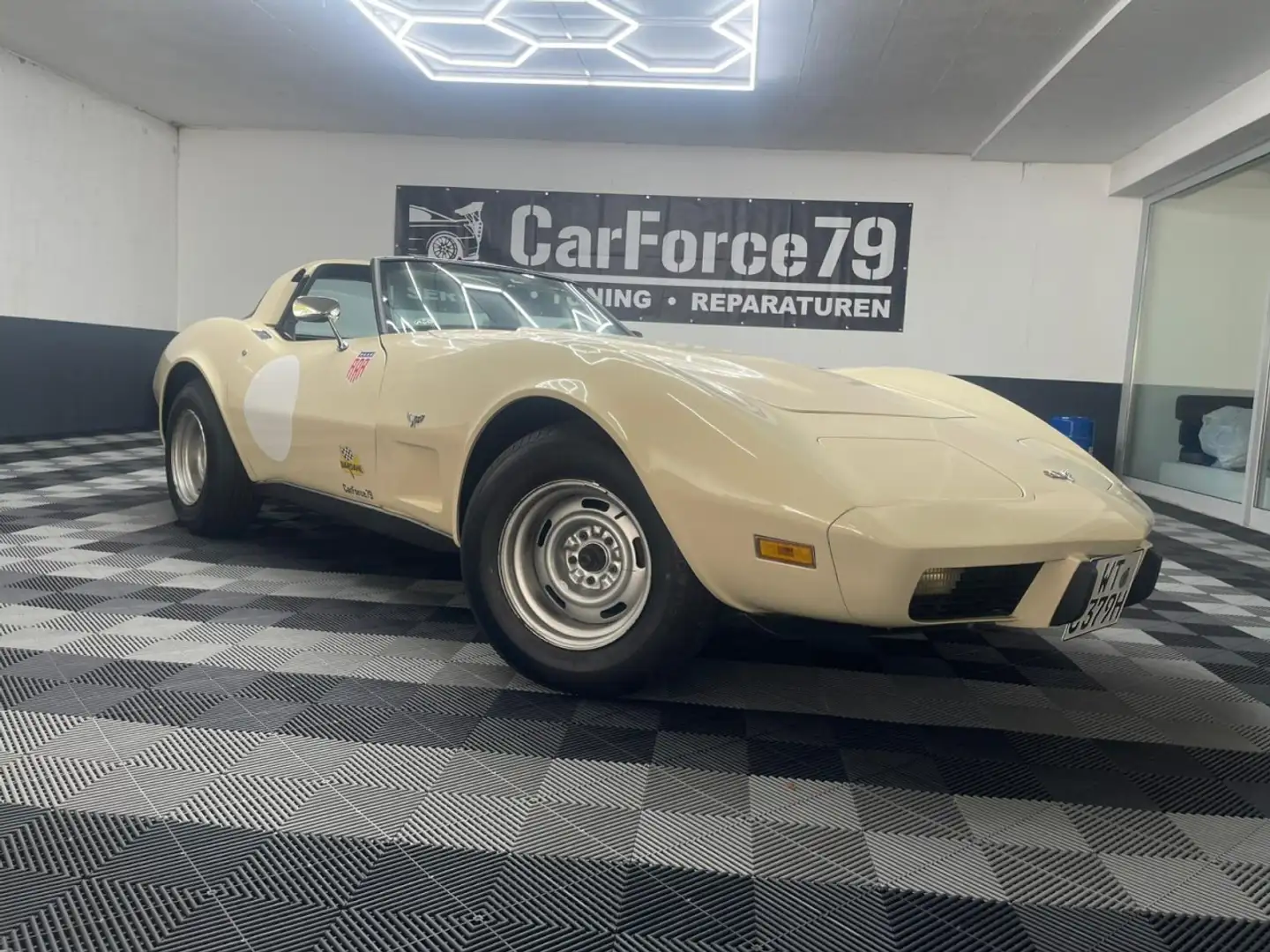 Corvette C3 Targa Automat Teilrestauriert *Kundenauftrag* Beige - 1