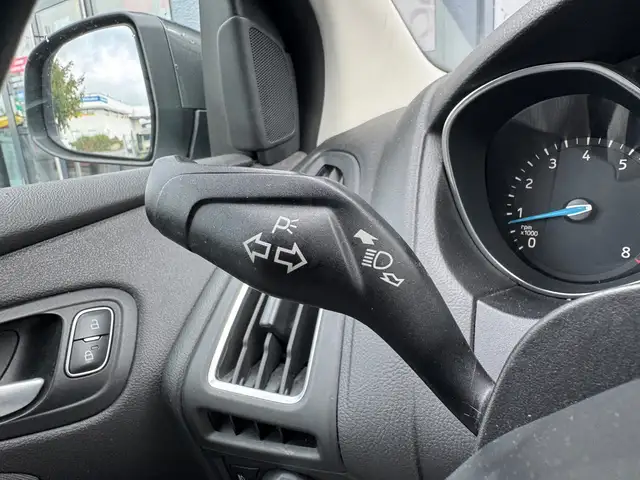 Ford Focus view 16