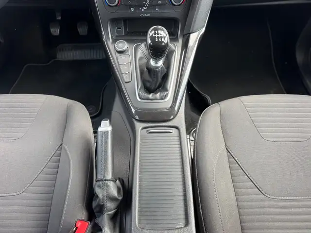 Ford Focus view 23