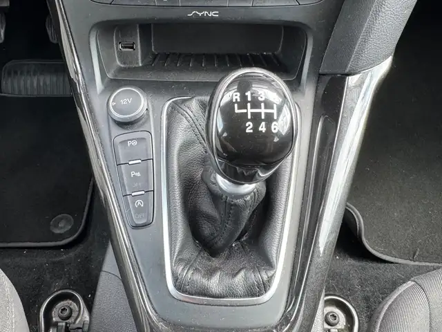Ford Focus view 22
