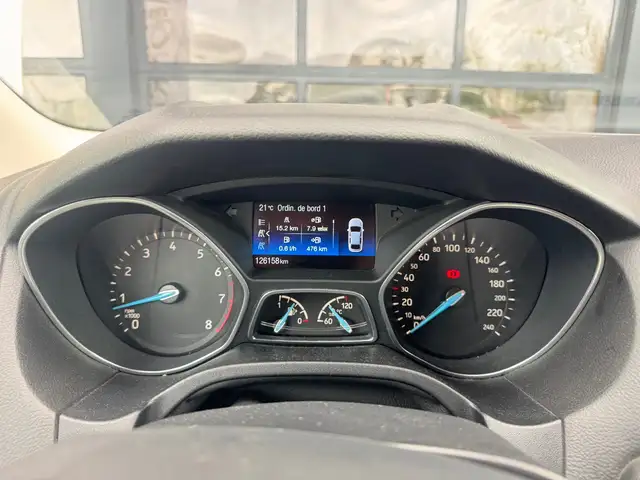 Ford Focus view 13