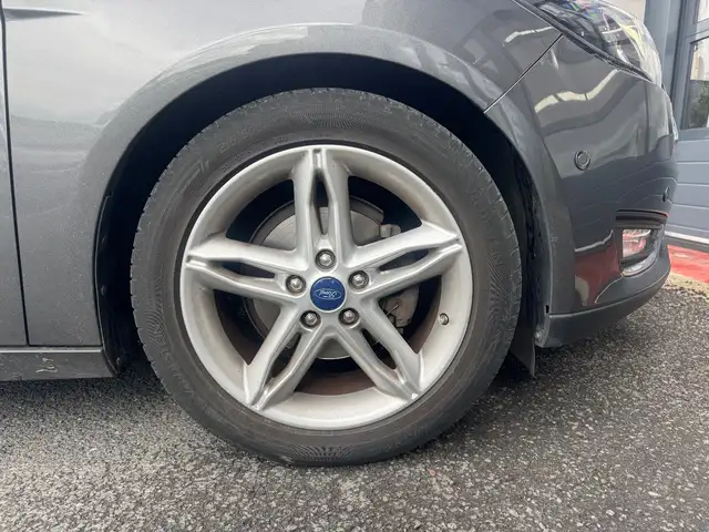 Ford Focus view 29