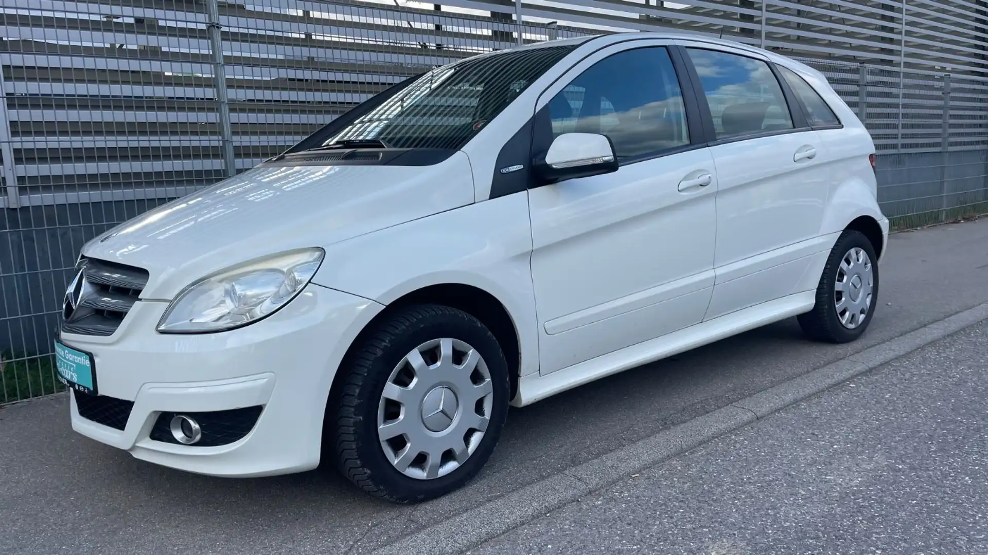 Mercedes-Benz B 180 BlueEFFICIENCY,NAVI-AHK-SHZ-TÜV-Garantie Alb - 1