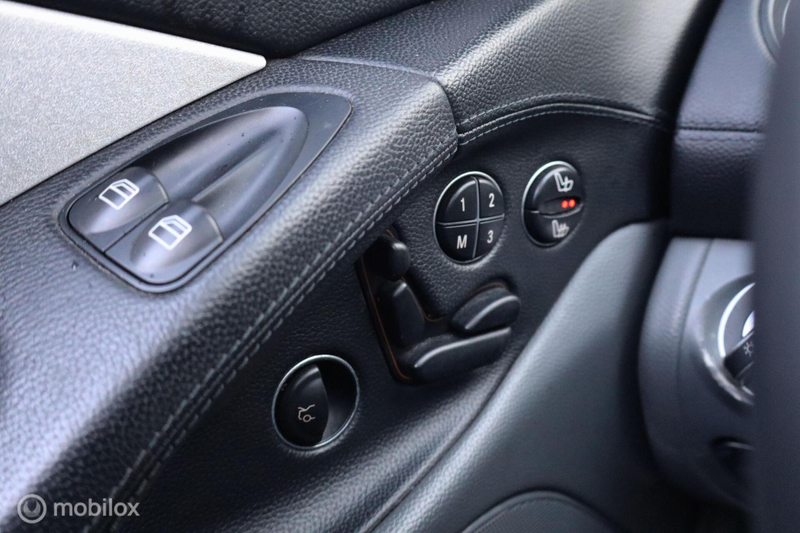 Mercedes-Benz SL 500 — photo 15