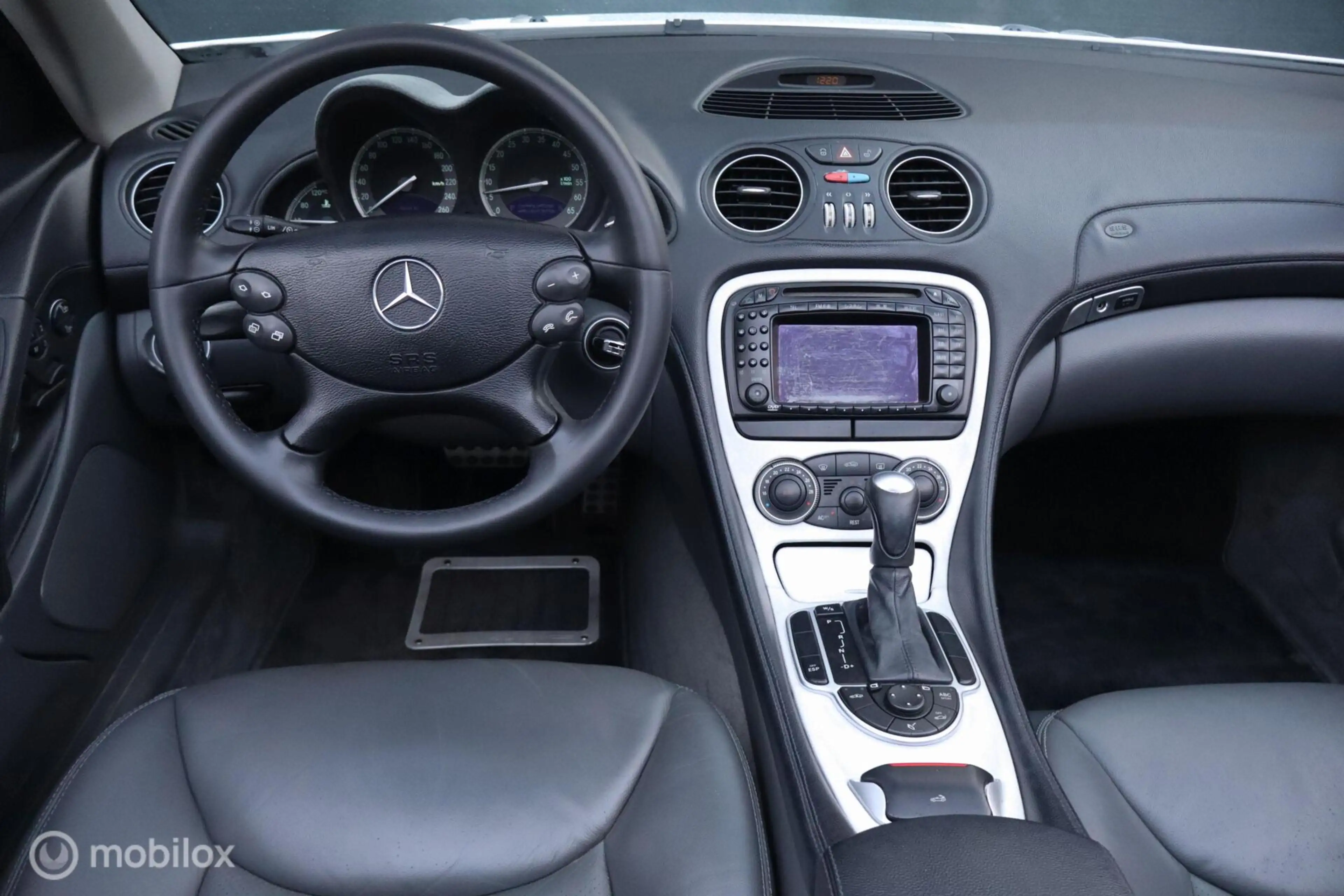 Mercedes-Benz SL 500 — photo 13