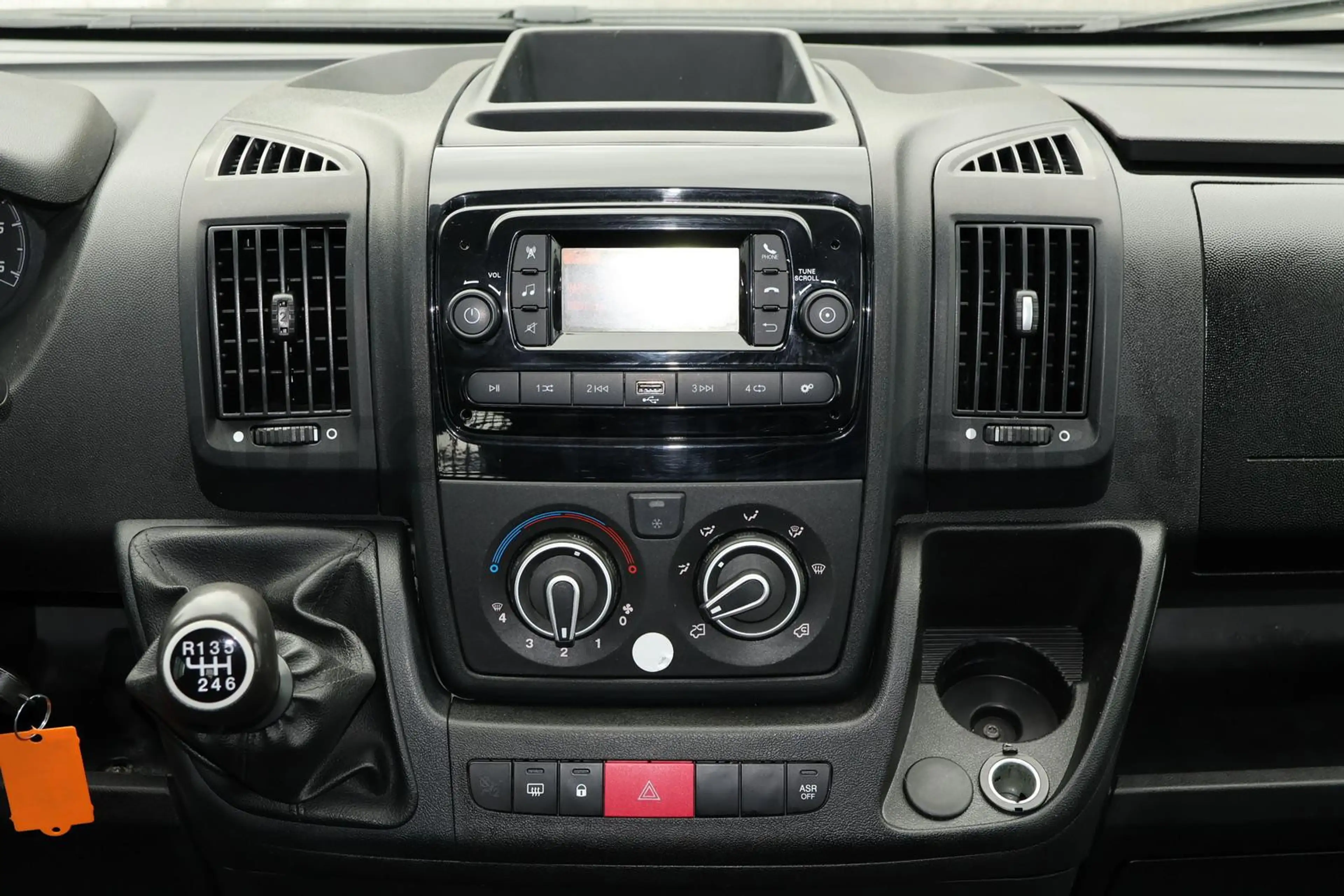 Citroen Jumper 35 B-HDi Doka L2 + AHK 2,5T 7-Sitze Klima — photo 15