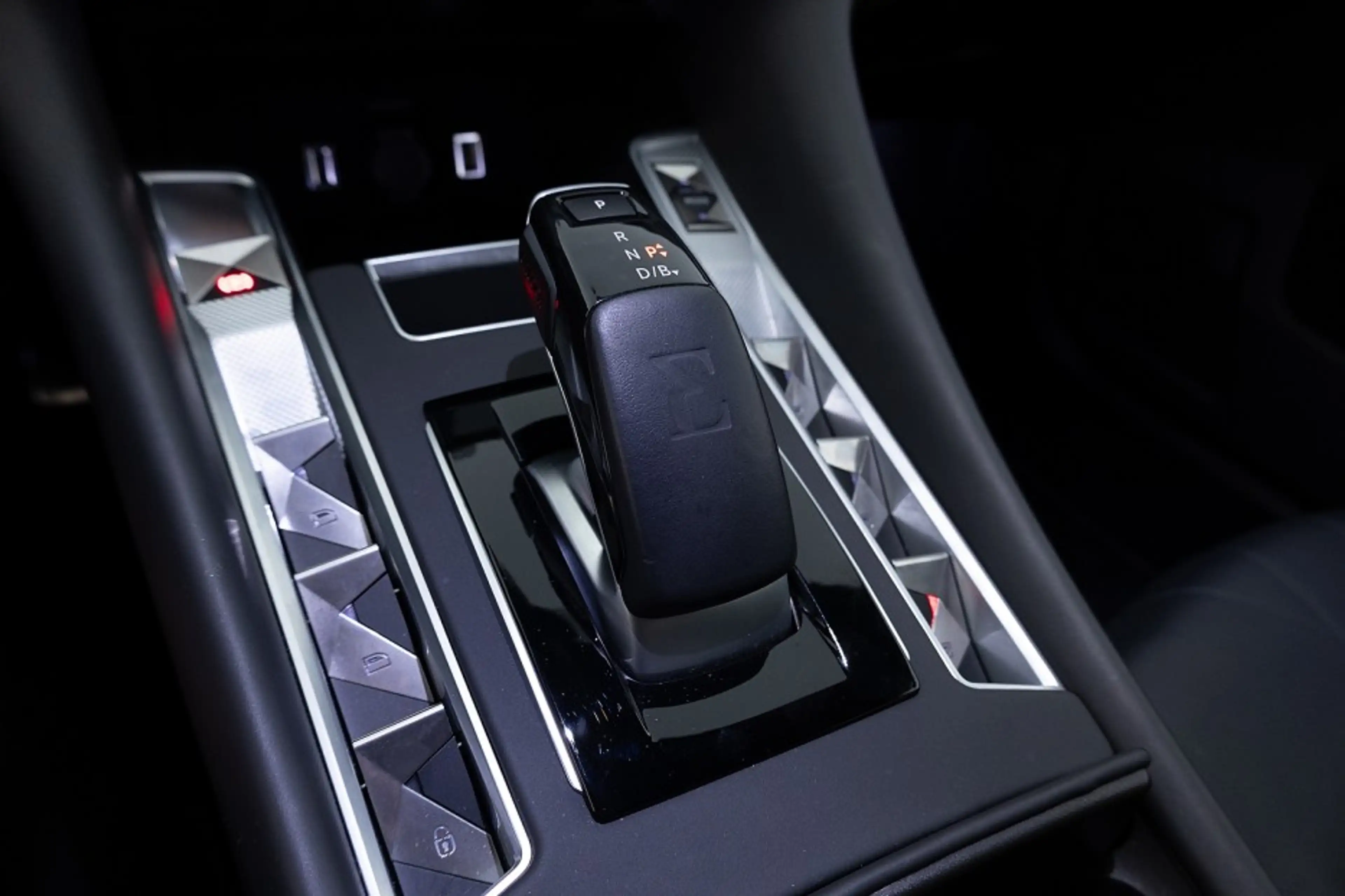 DS Automobiles DS 9 E-Tense RIVOLI+ PHEV | LEDER | Full LED | CARPLAY — photo 13