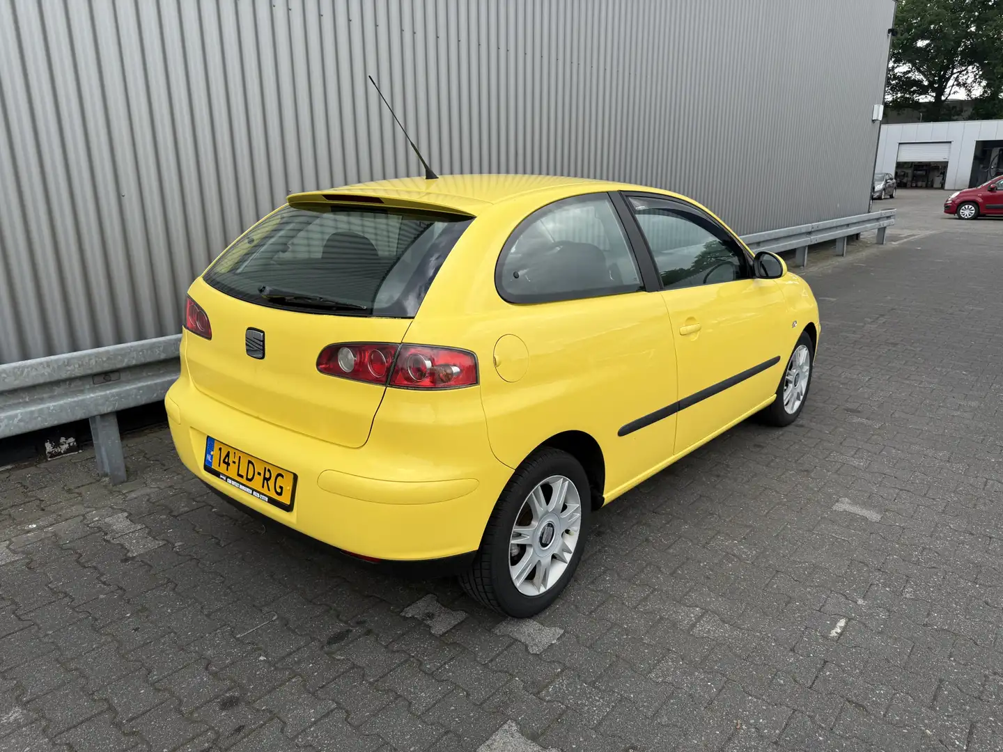 SEAT Ibiza 1.4-16V Sport Clima, Pioneer Multimedia, – Inruil Geel - 2