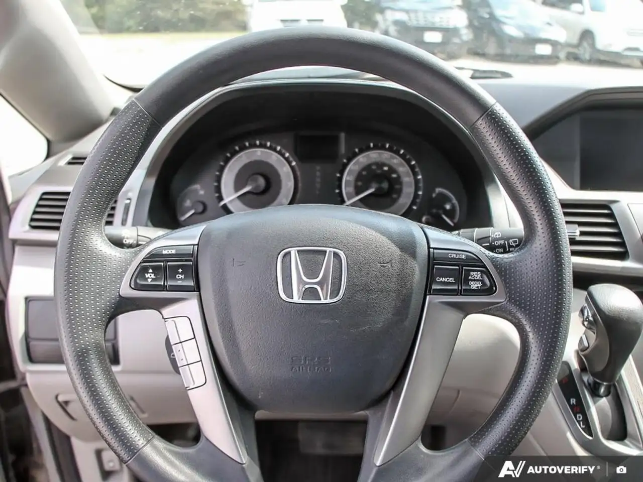 Honda Odyssey снимка Honda Odyssey