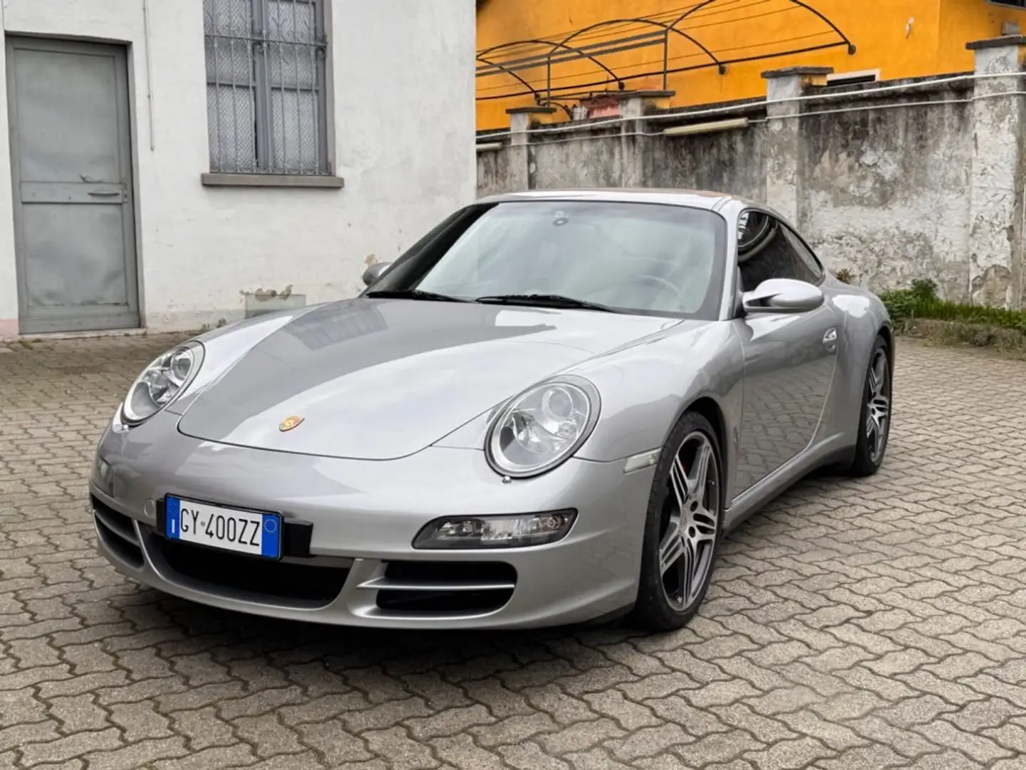 Porsche 911 Carrera 4S Coupé Grigio - 1