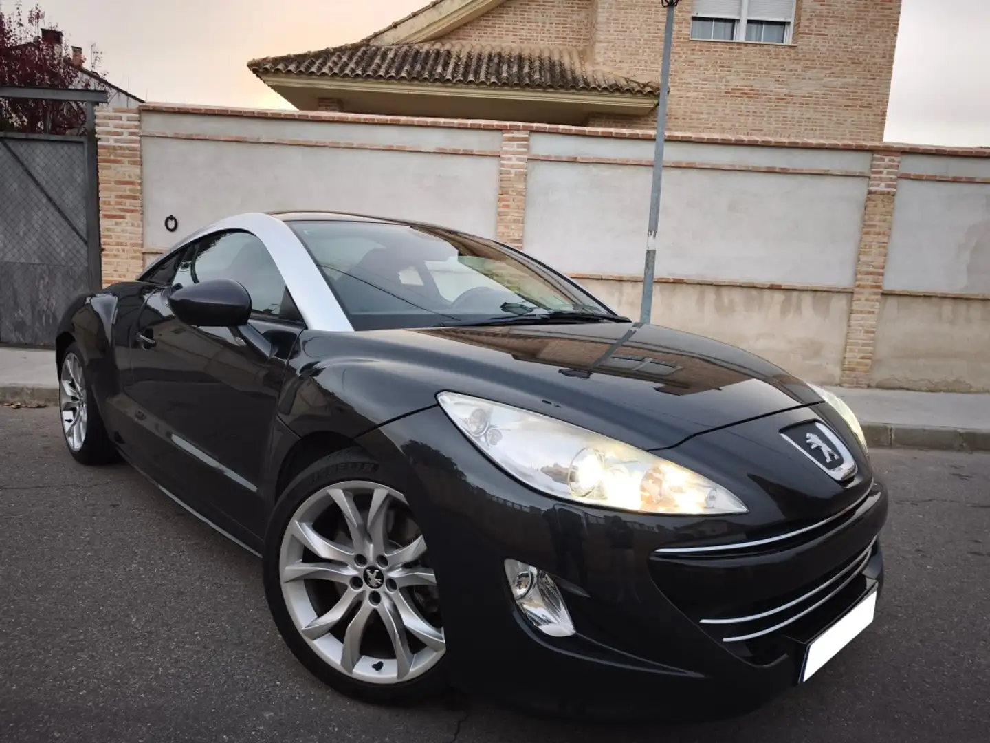 Peugeot RCZ 1.6 THP Onyx 200 Noir - 2