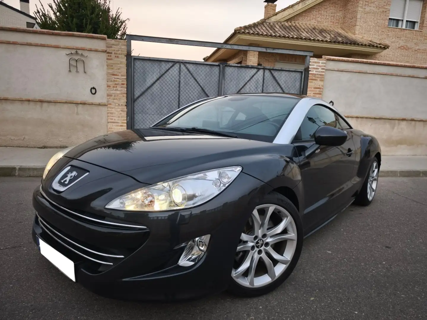 Peugeot RCZ 1.6 THP Onyx 200 Noir - 1