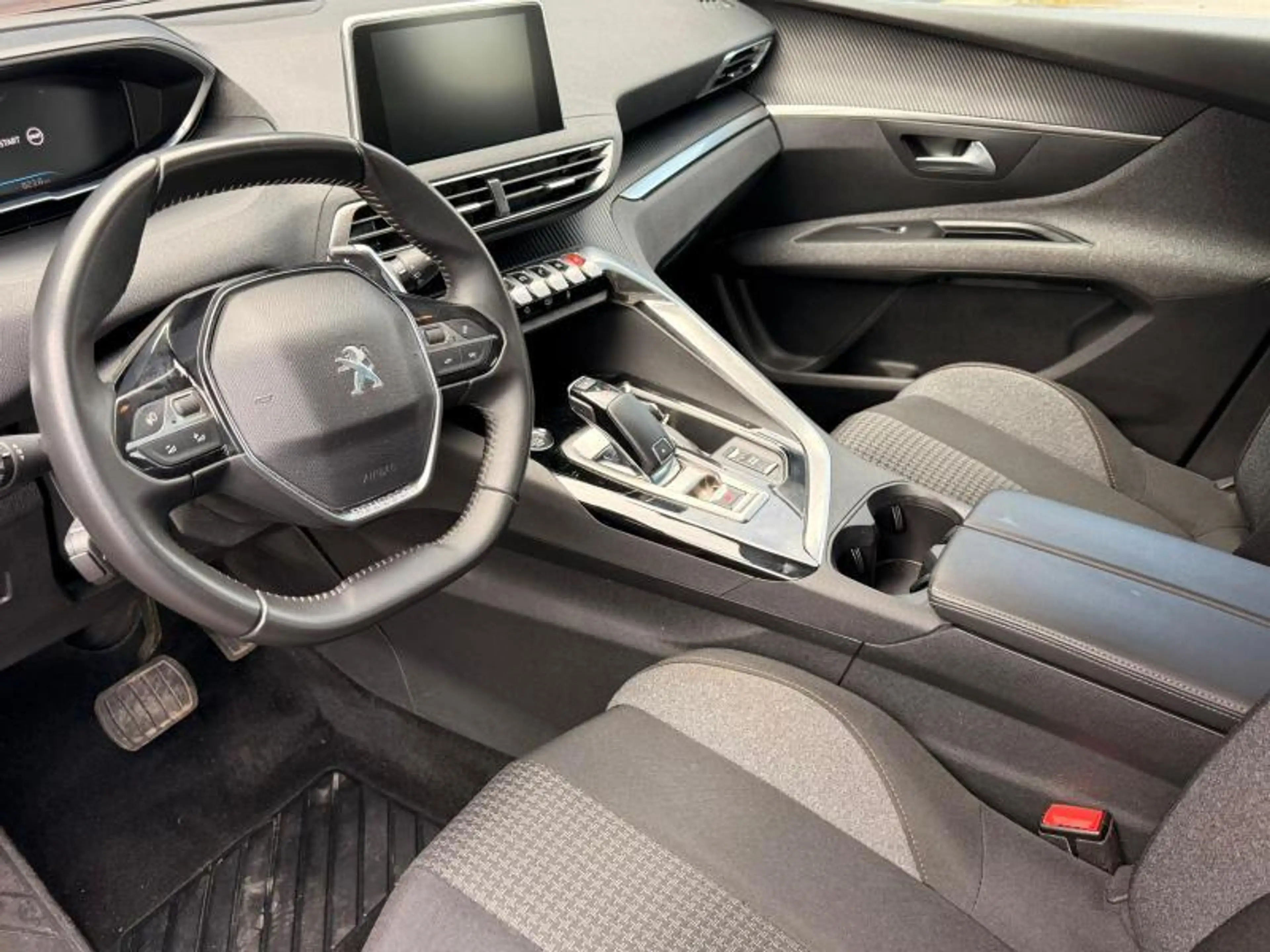 Peugeot 5008 Active — photo 6