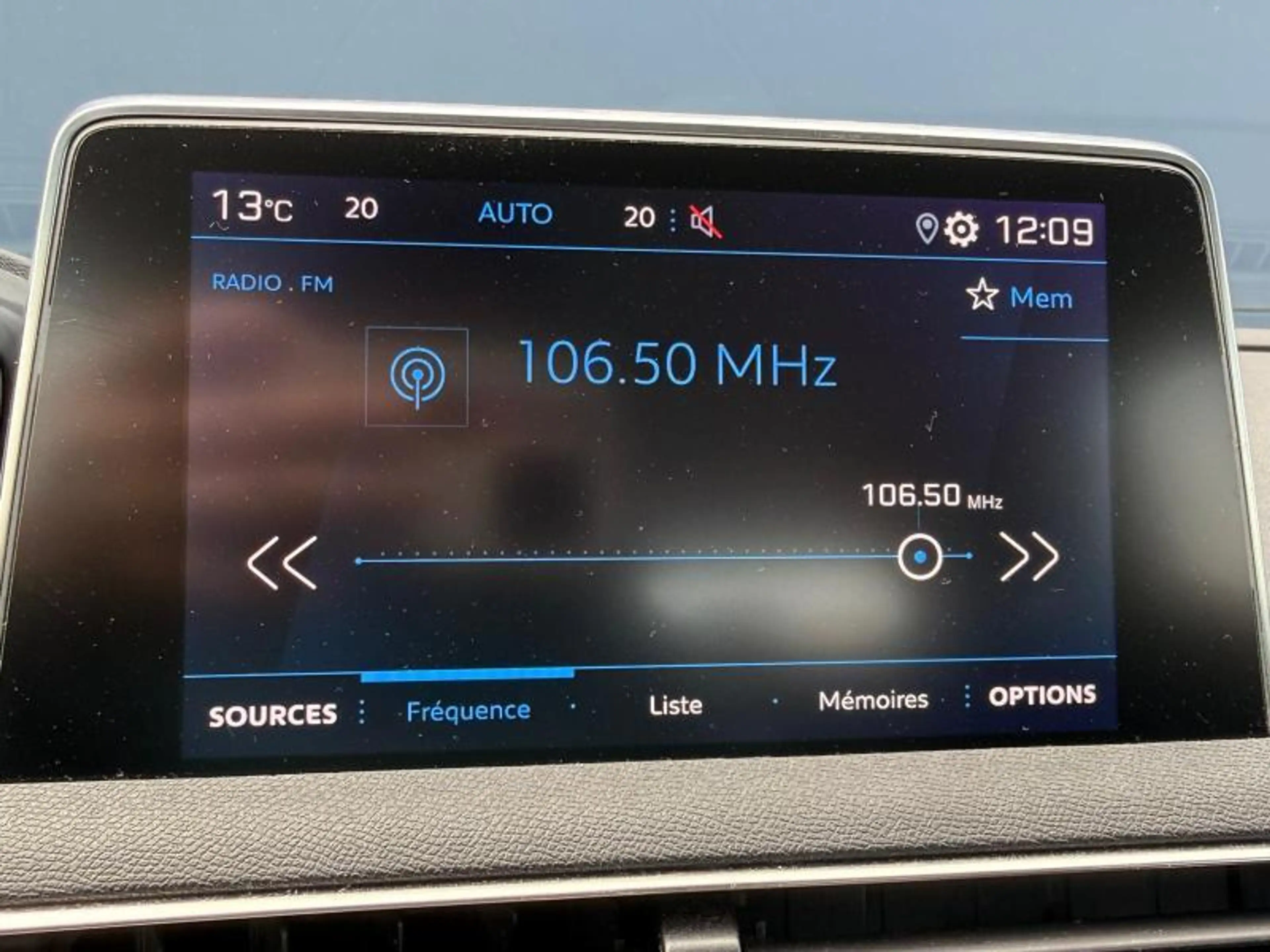 Peugeot 5008 Active — photo 11