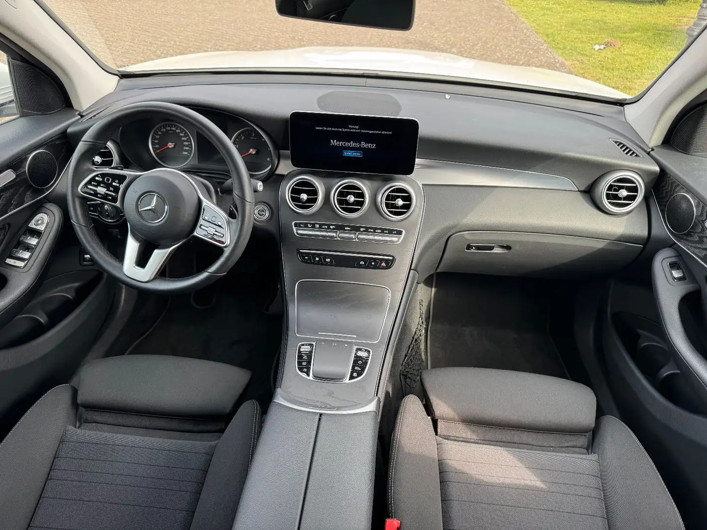 Mercedes-Benz GLC 220 d 4Matic LED Kamera Elekt.Klappe Weiß - 2