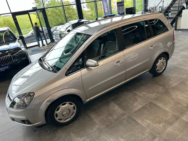 Opel Zafira view 22