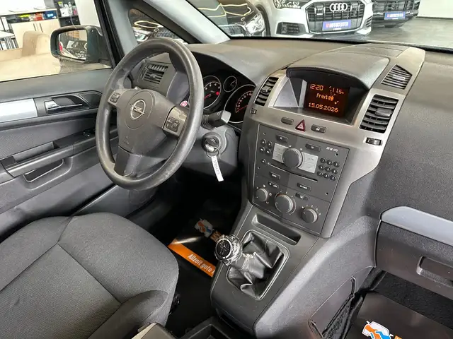 Opel Zafira view 9