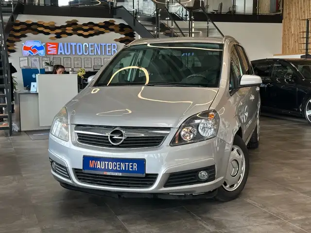 Opel Zafira main image