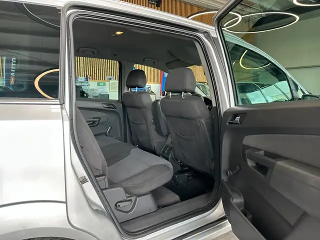 Opel Zafira view 26