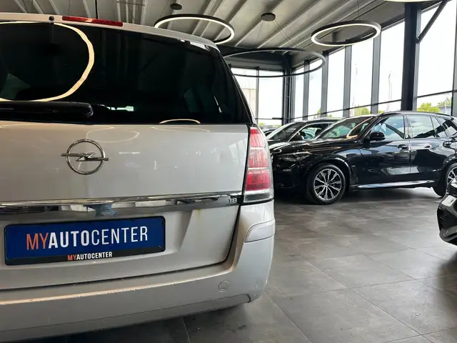 Opel Zafira view 25