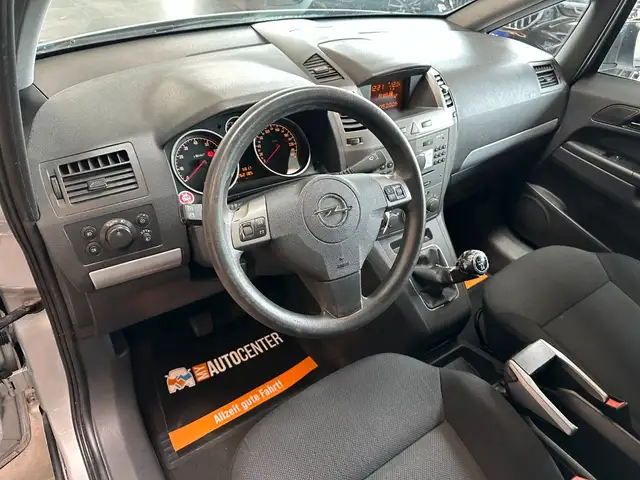 Opel Zafira view 12