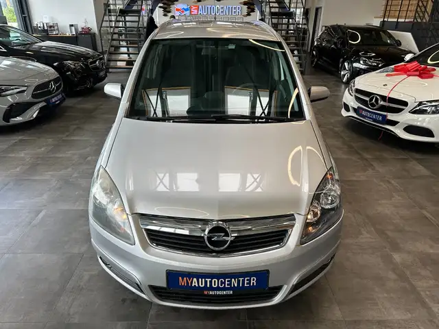 Opel Zafira view 20