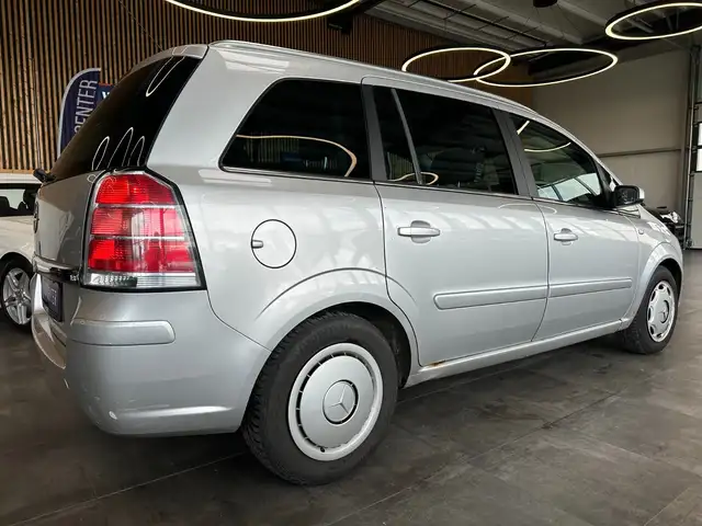 Opel Zafira view 17