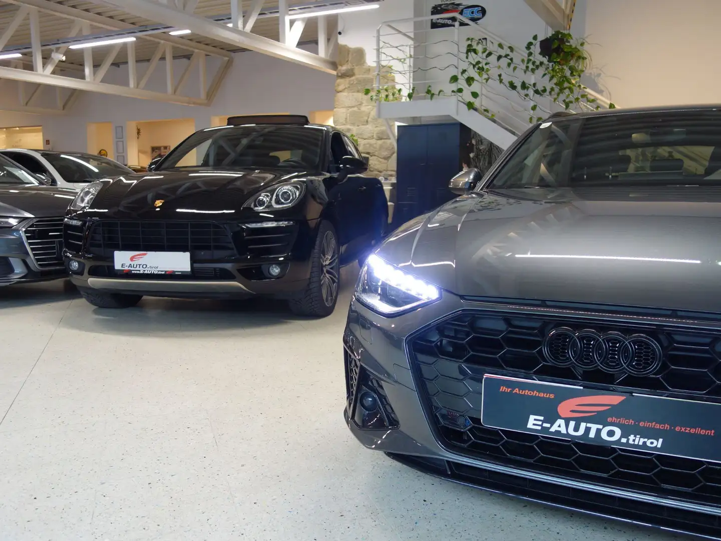 Audi A4 Avant TDI S-tronic *S-LINE COMPETITION EDITION* * Grau - 2