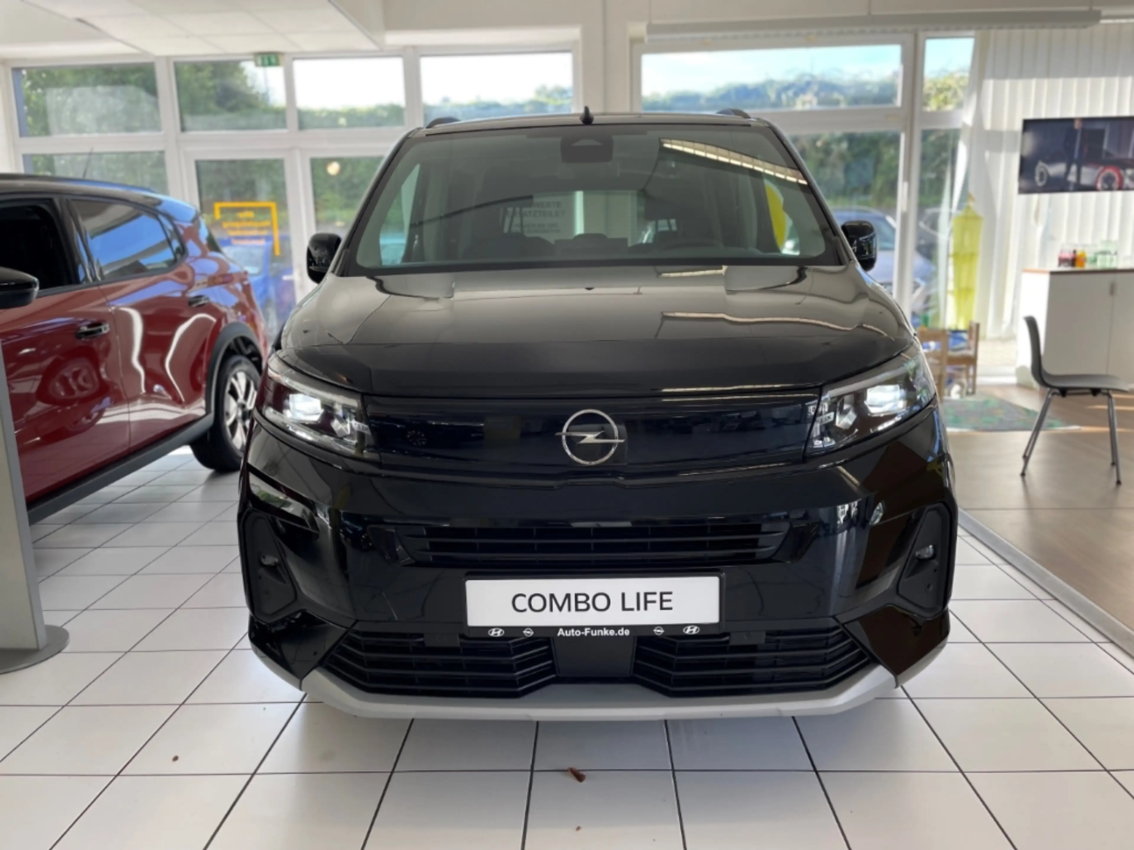 Opel Combo Life GS Navi+LED+ACC+CarPlay+DAB+SHZ+LHZ — photo 2