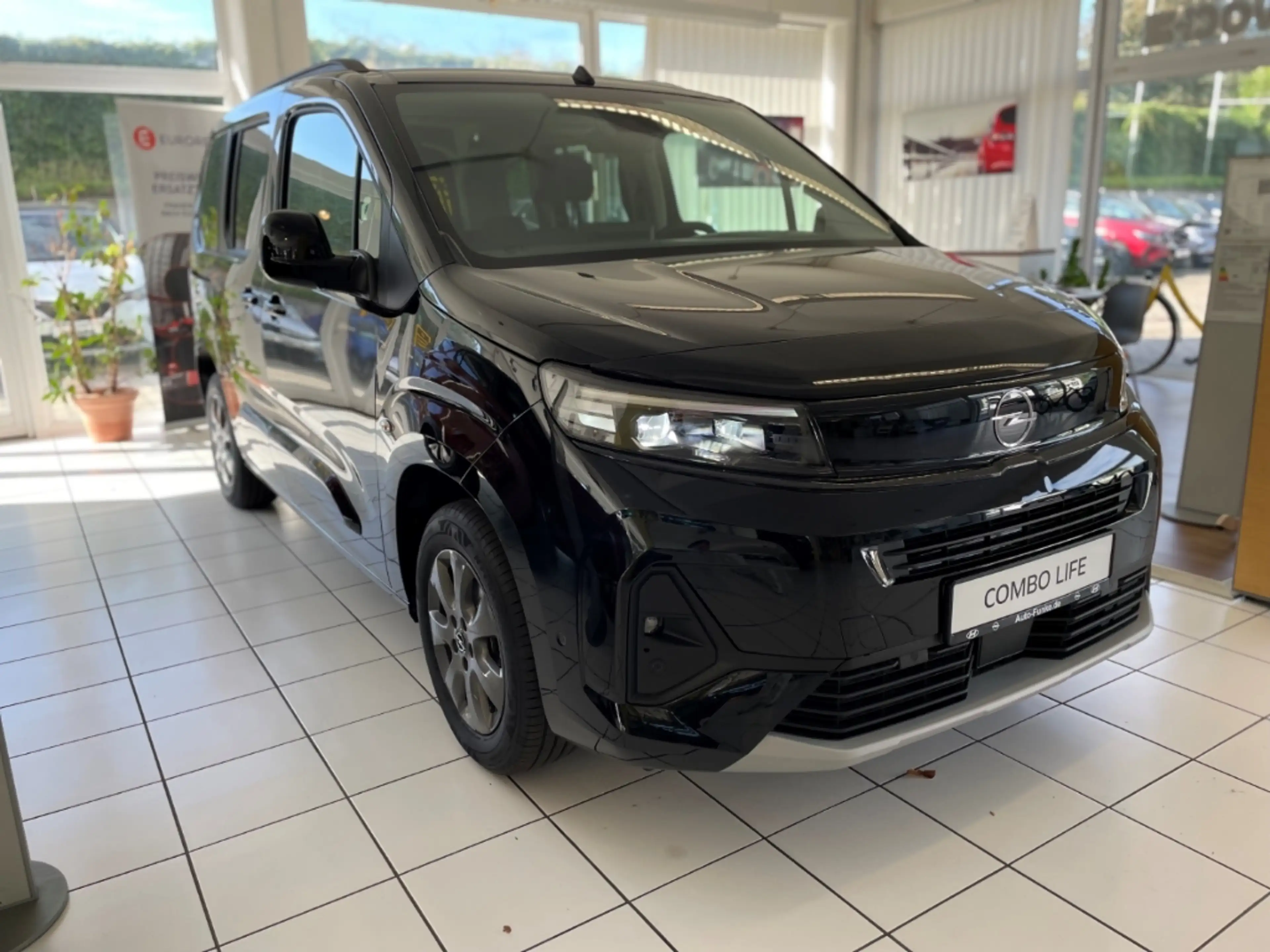 Opel Combo Life GS Navi+LED+ACC+CarPlay+DAB+SHZ+LHZ — photo 3