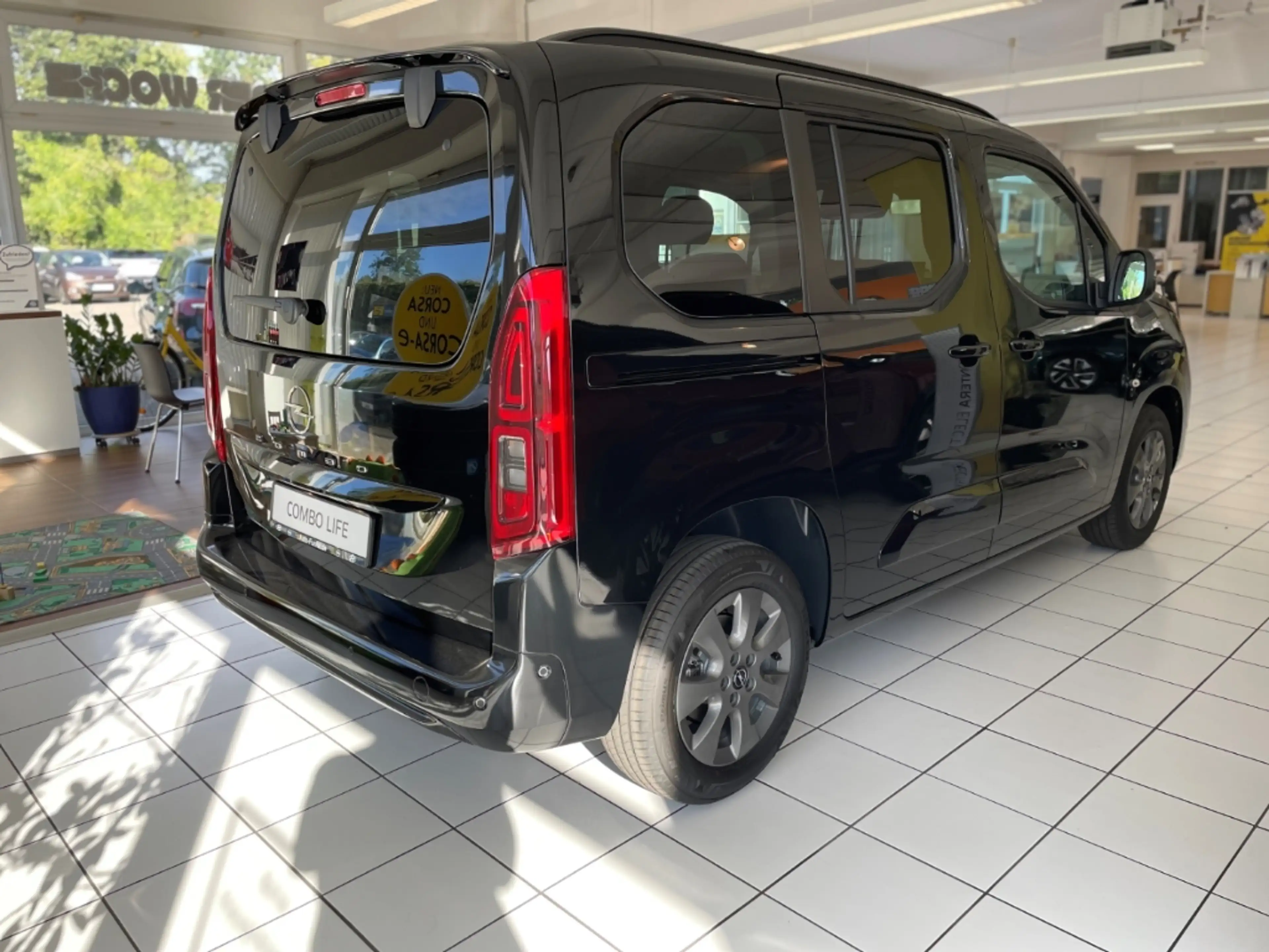 Opel Combo Life GS Navi+LED+ACC+CarPlay+DAB+SHZ+LHZ — photo 4