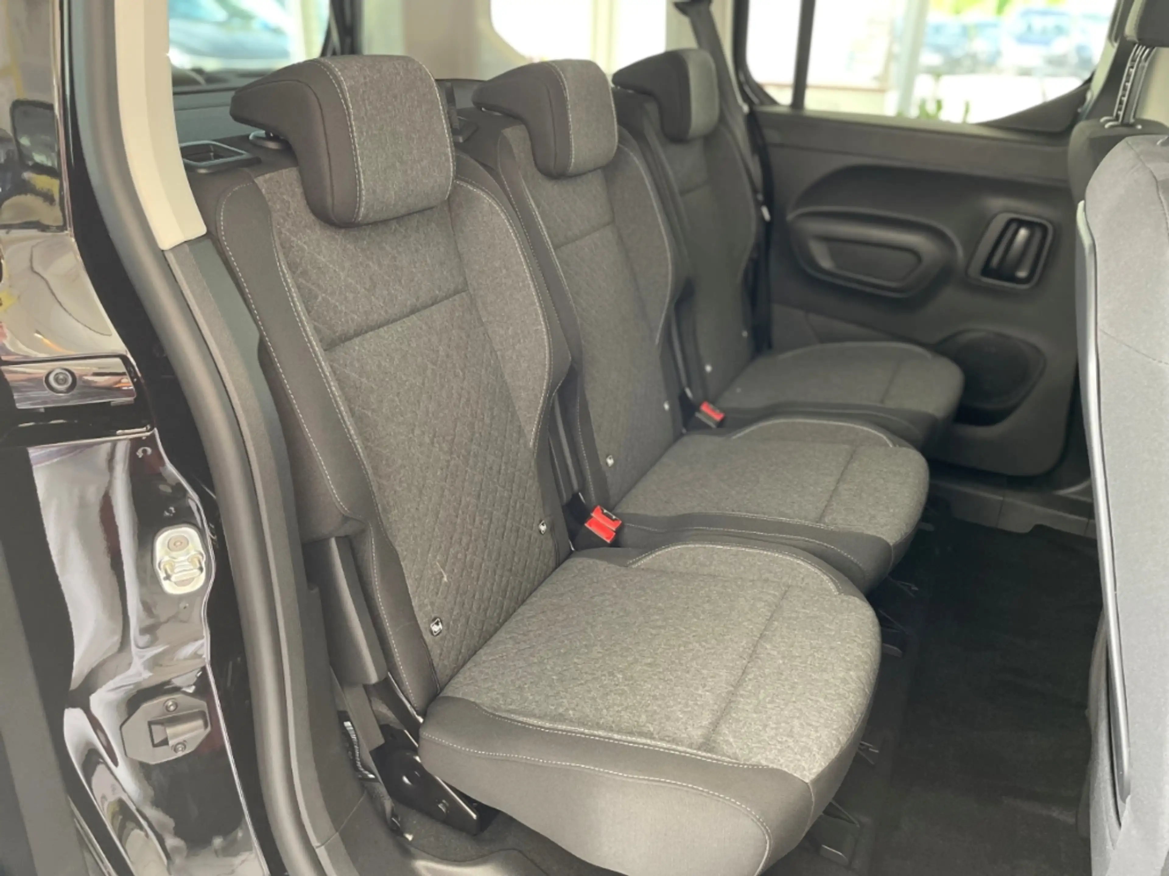 Opel Combo Life GS Navi+LED+ACC+CarPlay+DAB+SHZ+LHZ — photo 12