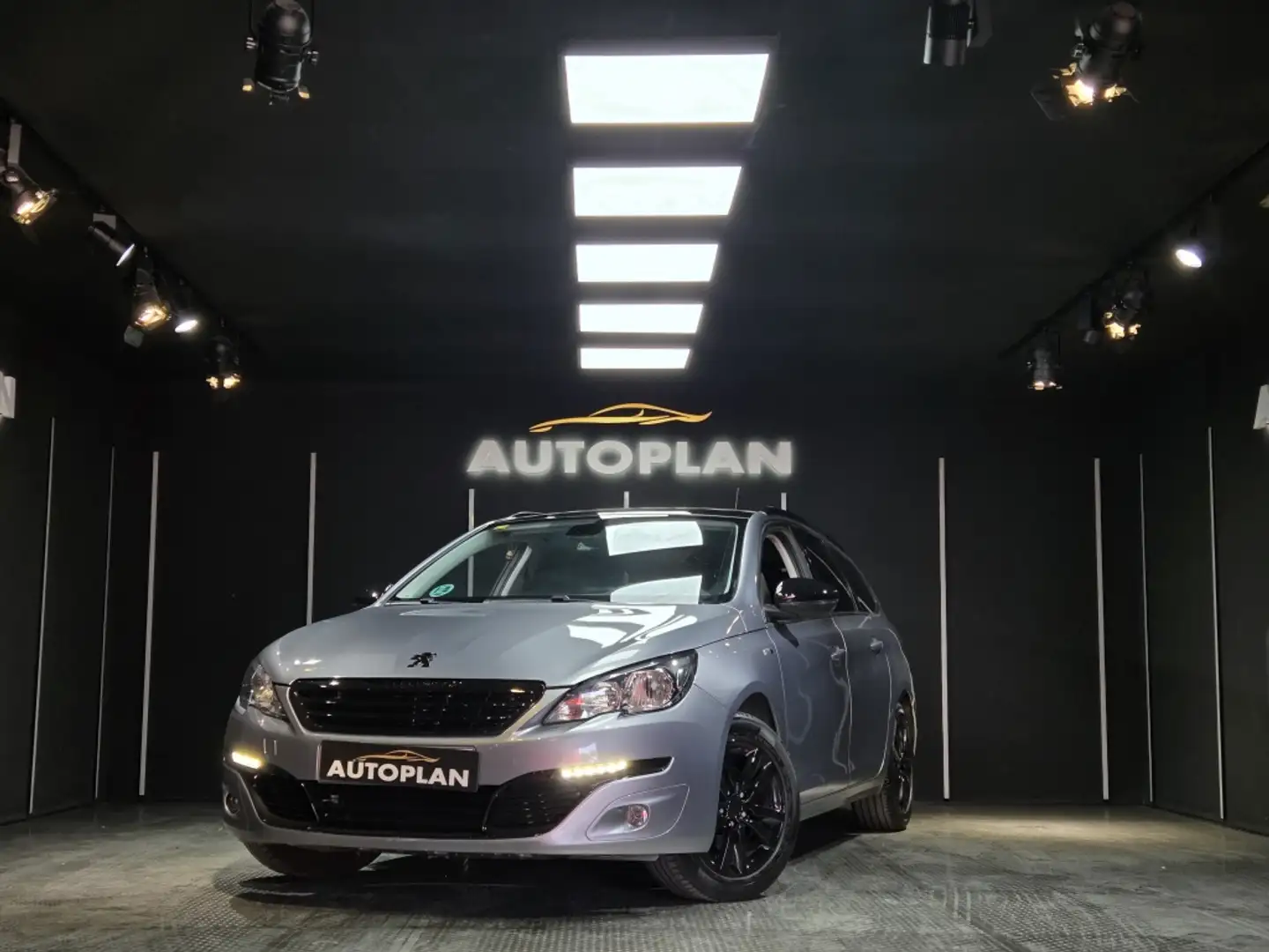 Peugeot 308 SW 1.2 PureTech S&S Style 130 Gris - 1