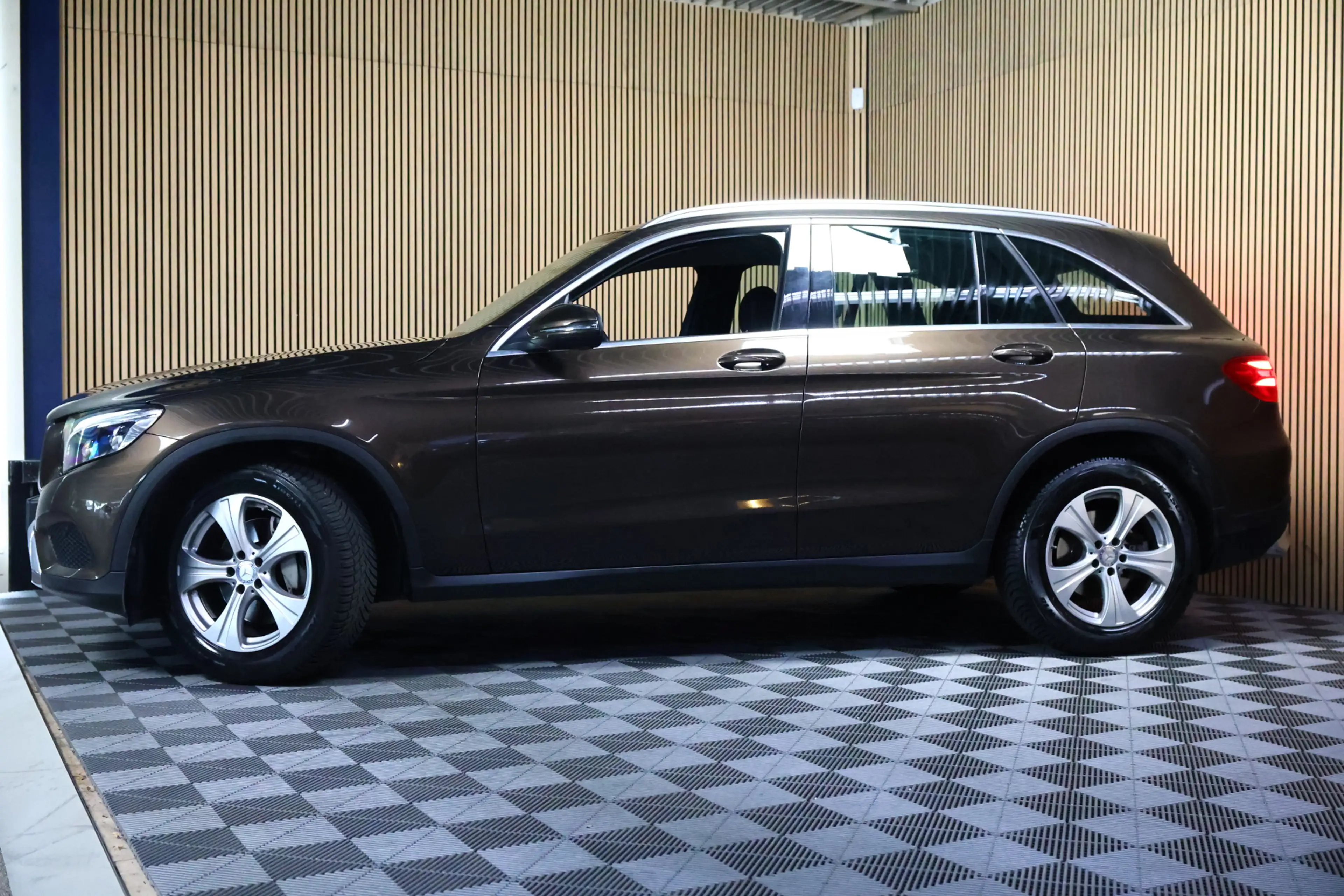 Mercedes-Benz GLC 250 4MATIC Sport Edition Premium Plus NAVI CLIMA CAMER — photo 10