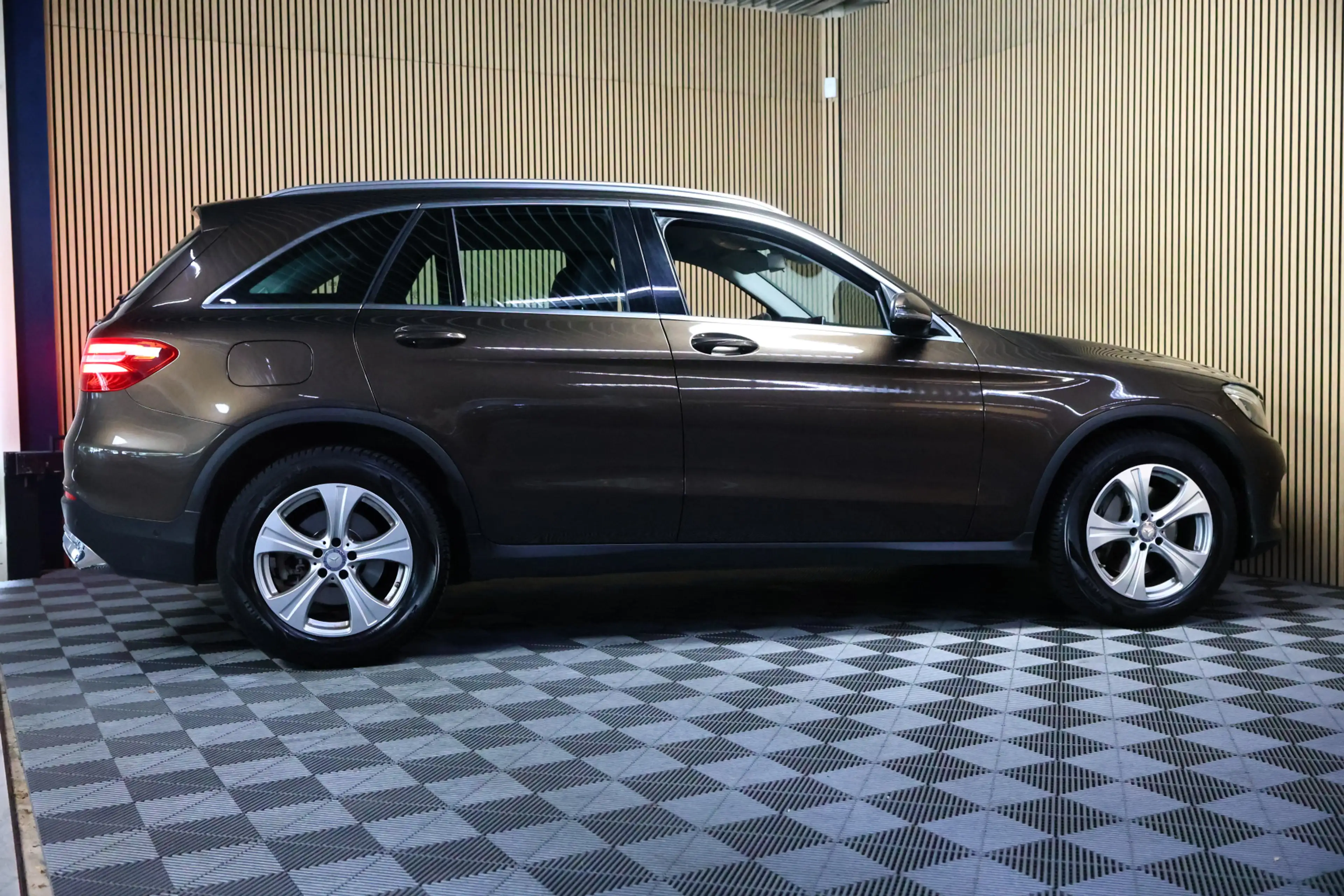 Mercedes-Benz GLC 250 4MATIC Sport Edition Premium Plus NAVI CLIMA CAMER — photo 5