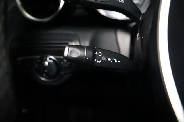 Mercedes-Benz GLC view 13