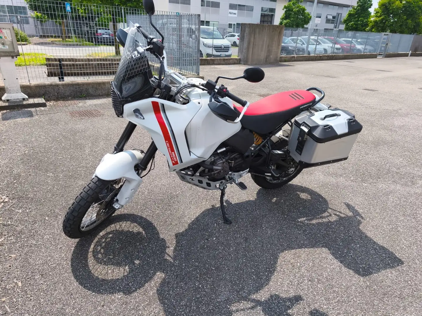 Ducati DesertX White - 2