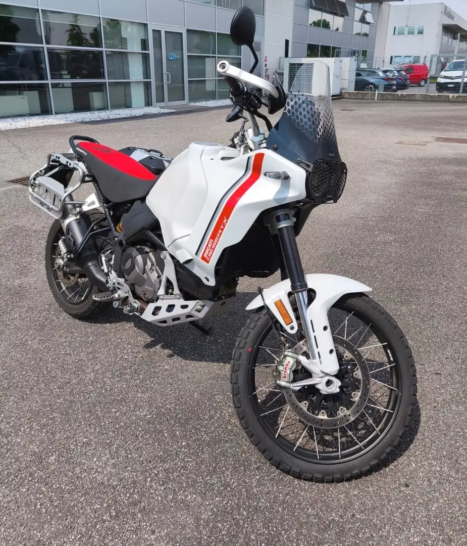 Ducati DesertX White - 1