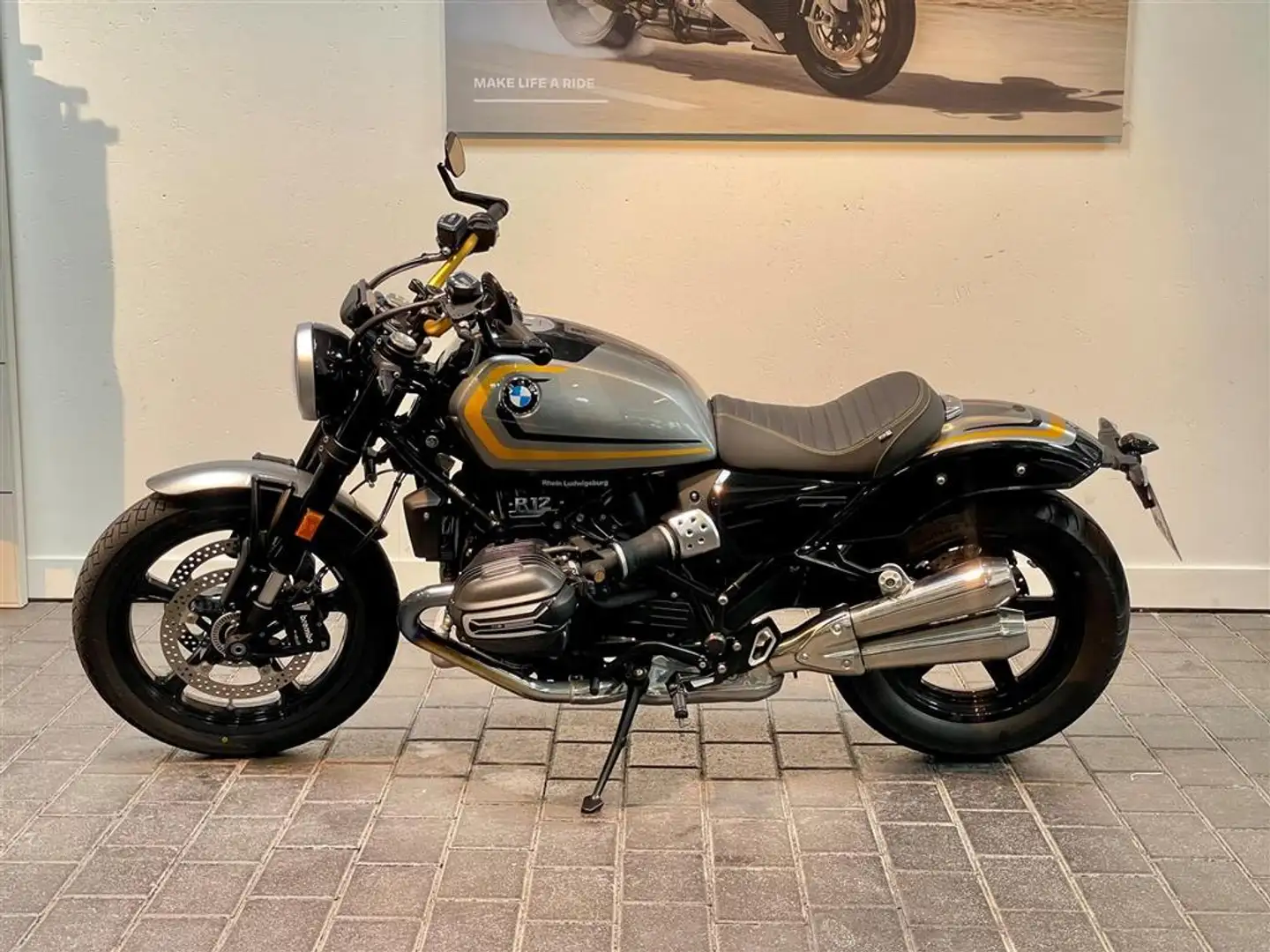 BMW R 12 1 Hand / TOP Gepflegt Silber - 1