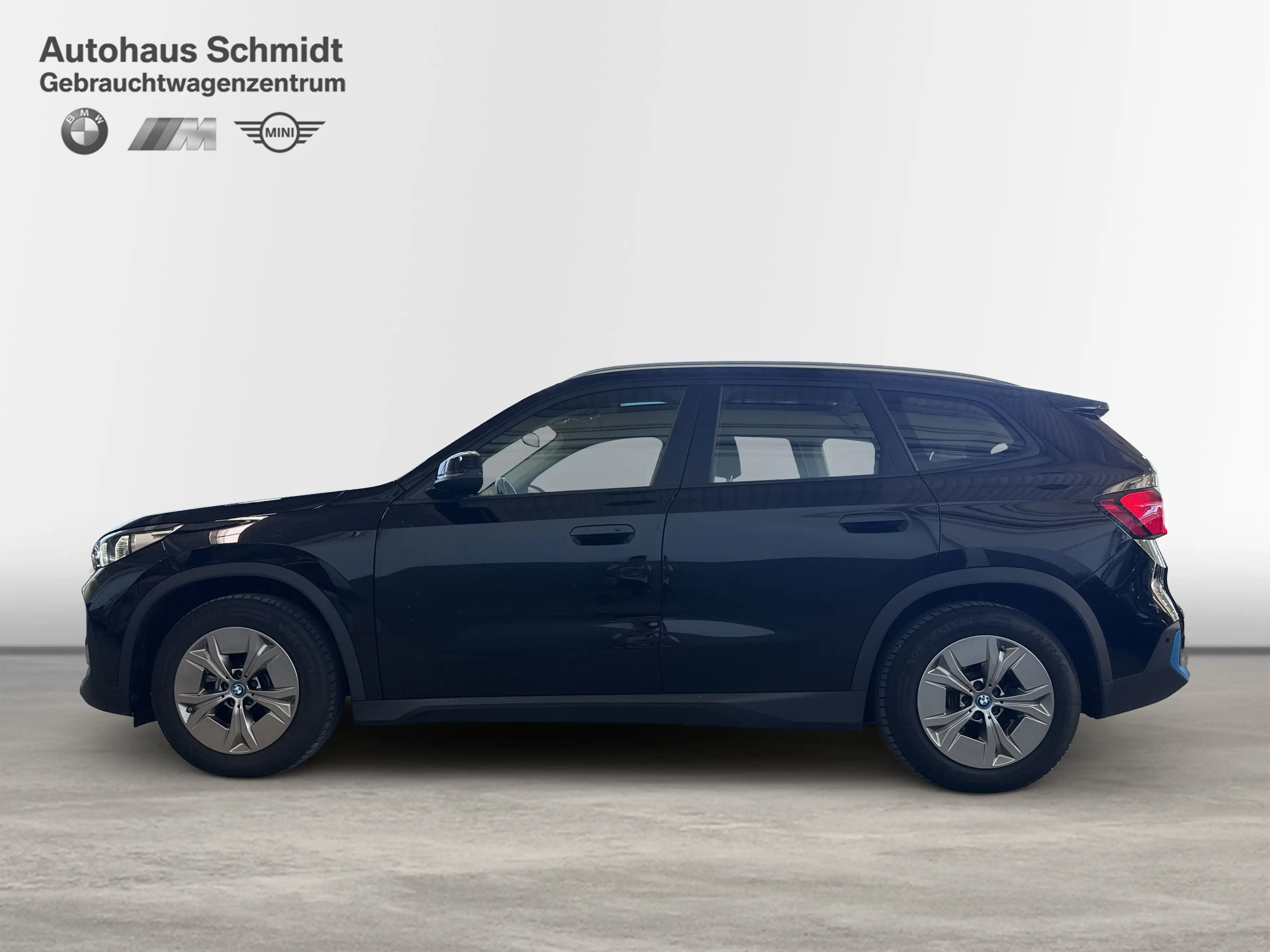 BMW iX1 xDrive30 *LC+*DAB*AHK*Pano*Adapt.LED*Adapt.M-Fahrw — photo 2