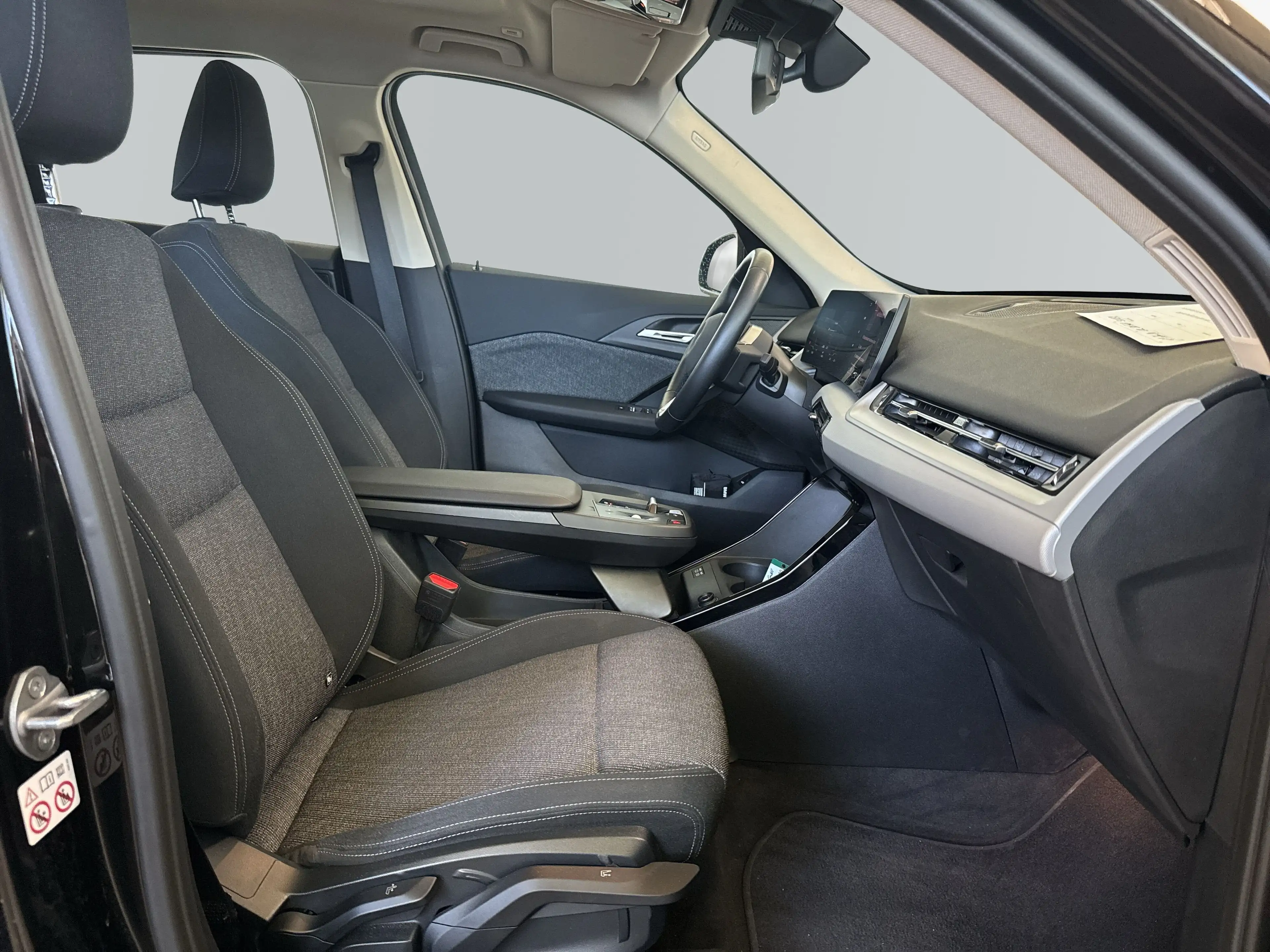 BMW iX1 xDrive30 *LC+*DAB*AHK*Pano*Adapt.LED*Adapt.M-Fahrw — photo 11